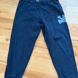 freecity Navy cropped sweatpants